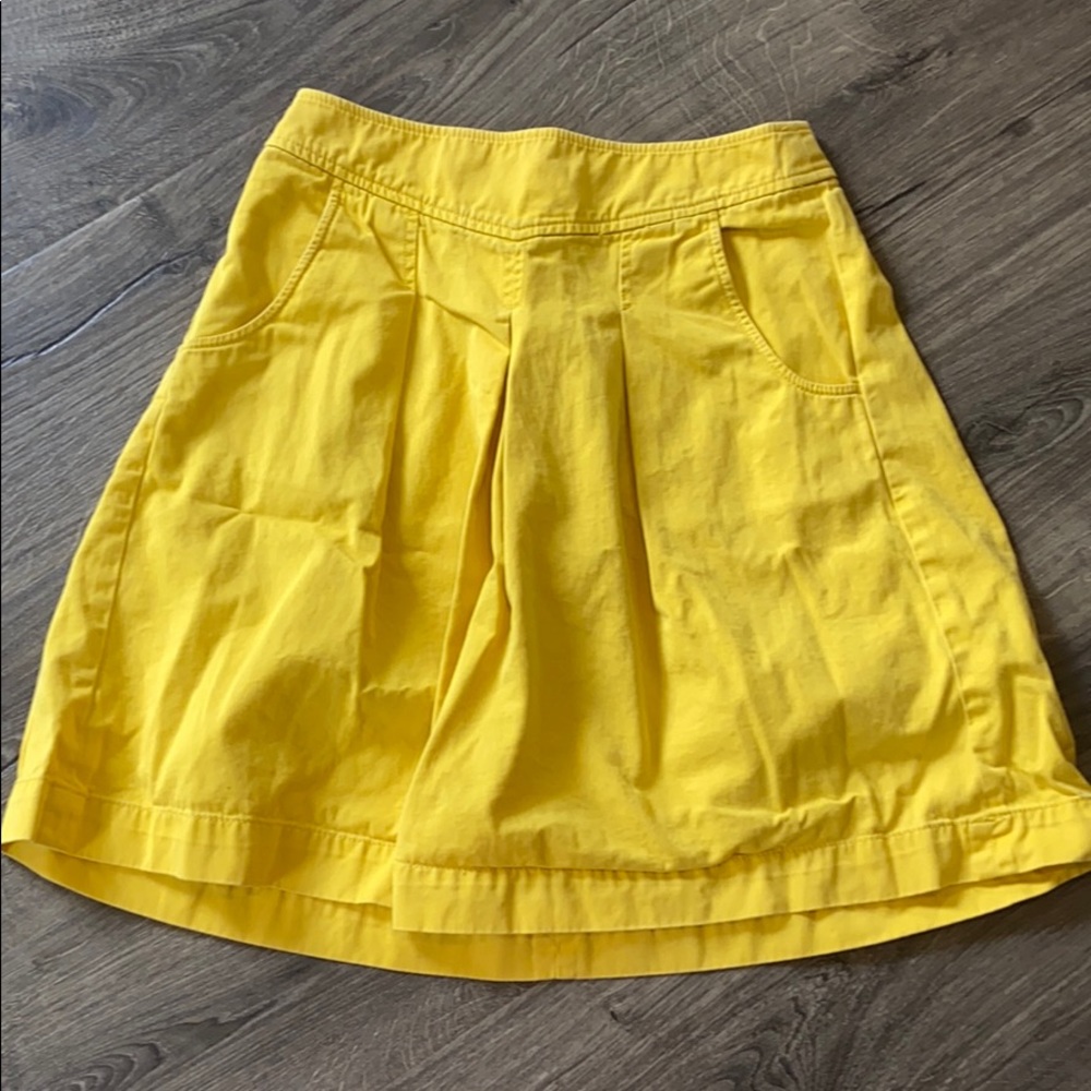 High waisted yellow weathered chino skirt